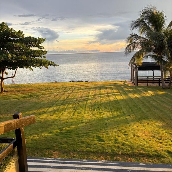 Meet your Posher, Whitney - Picture 1 of 1